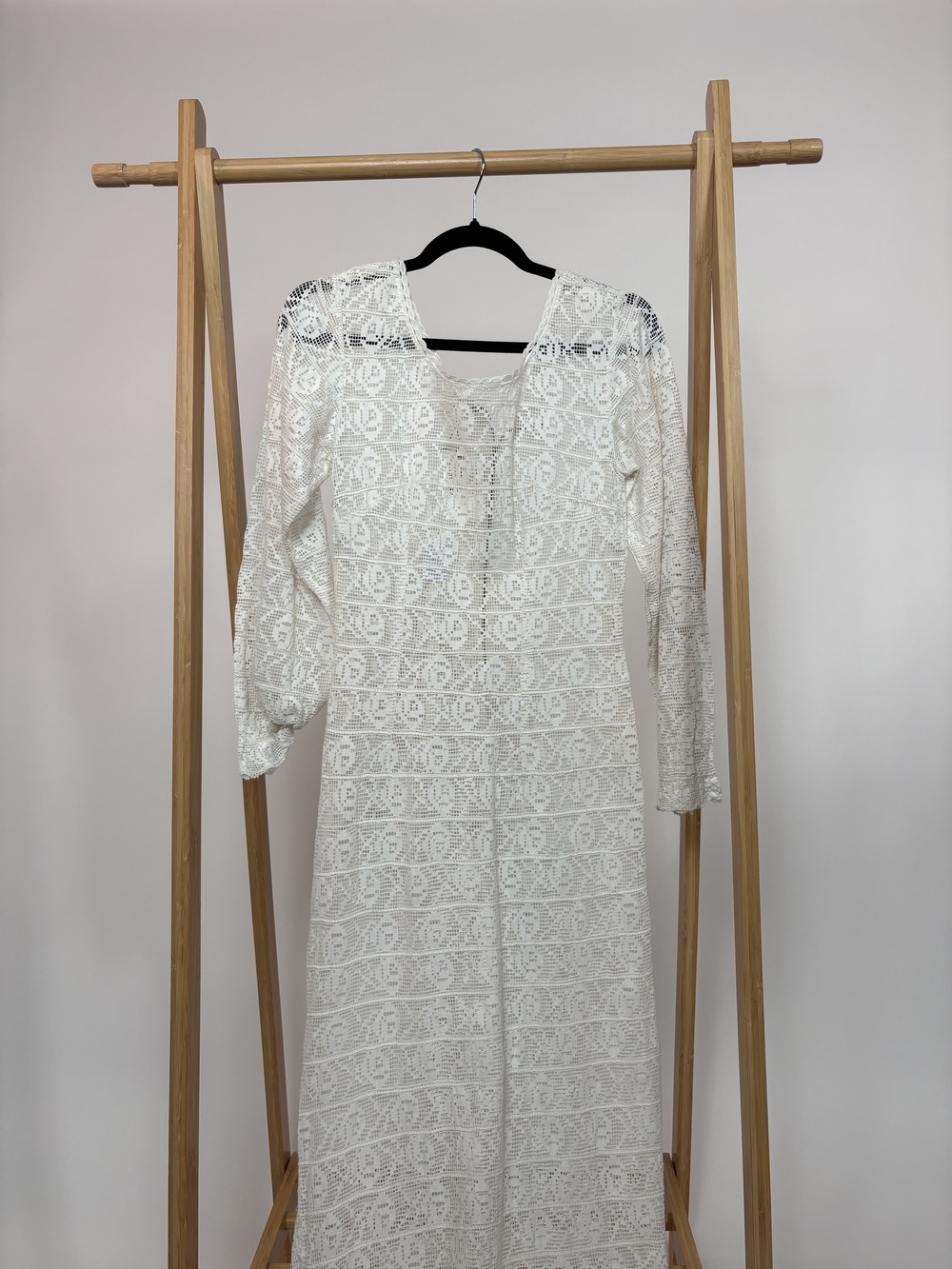 PF-1282 '70s White Tablecloth Lace Dress